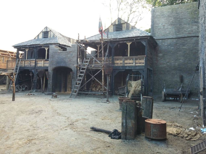 Illustration for article titled The Latest Game Of Thrones Photos Reveal A Surprising Season 5 Location